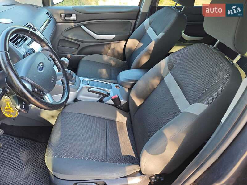 Внедорожник / Кроссовер Ford Kuga 2010 в Изюме