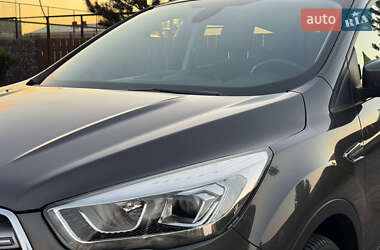 Внедорожник / Кроссовер Ford Kuga 2018 в 