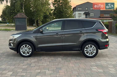 Внедорожник / Кроссовер Ford Kuga 2018 в 