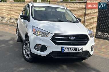 Внедорожник / Кроссовер Ford Kuga 2017 в Мукачево