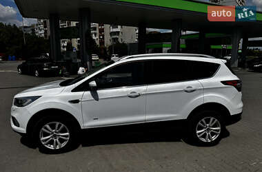 Внедорожник / Кроссовер Ford Kuga 2018 в 