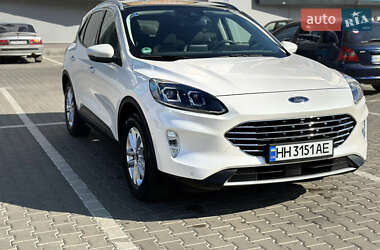 Внедорожник / Кроссовер Ford Kuga 2021 в 