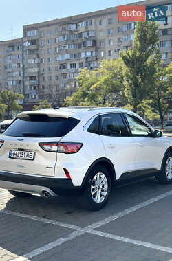 Внедорожник / Кроссовер Ford Kuga 2021 в 
