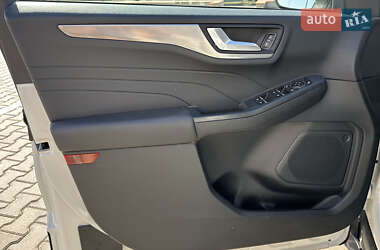 Внедорожник / Кроссовер Ford Kuga 2021 в 