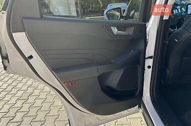 Внедорожник / Кроссовер Ford Kuga 2021 в 