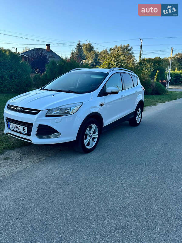 Внедорожник / Кроссовер Ford Kuga 2016 в Василькове