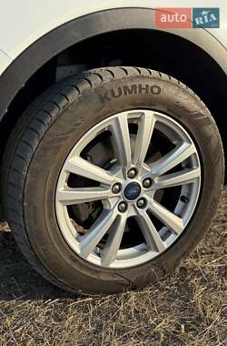 Внедорожник / Кроссовер Ford Kuga 2016 в 