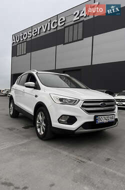 Внедорожник / Кроссовер Ford Kuga 2019 в 