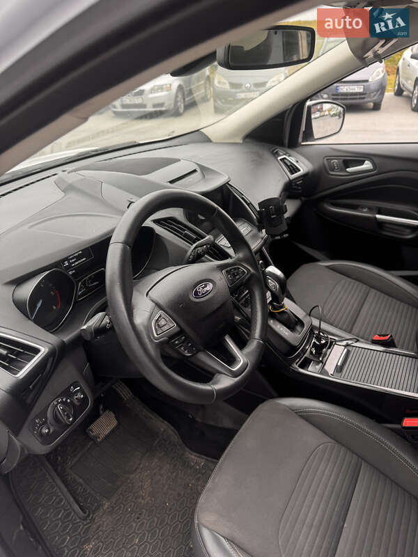 Внедорожник / Кроссовер Ford Kuga 2019 в Львове