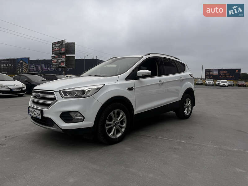 Внедорожник / Кроссовер Ford Kuga 2019 в Львове