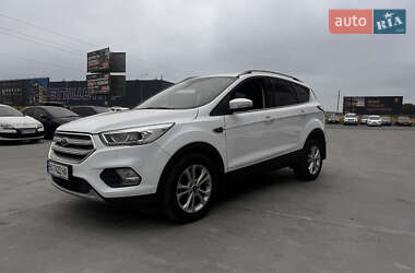 Внедорожник / Кроссовер Ford Kuga 2019 в 