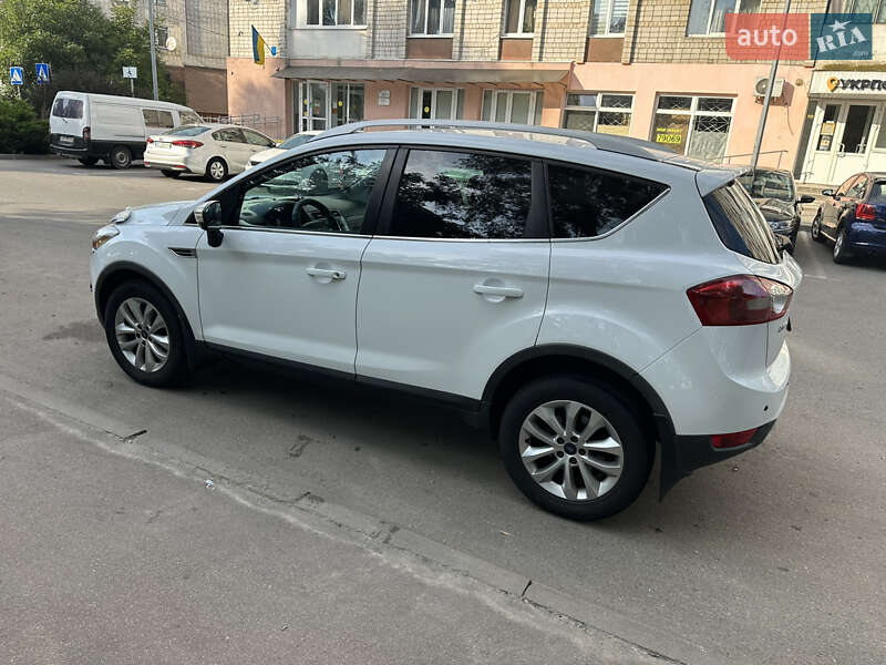 Внедорожник / Кроссовер Ford Kuga 2010 в Львове