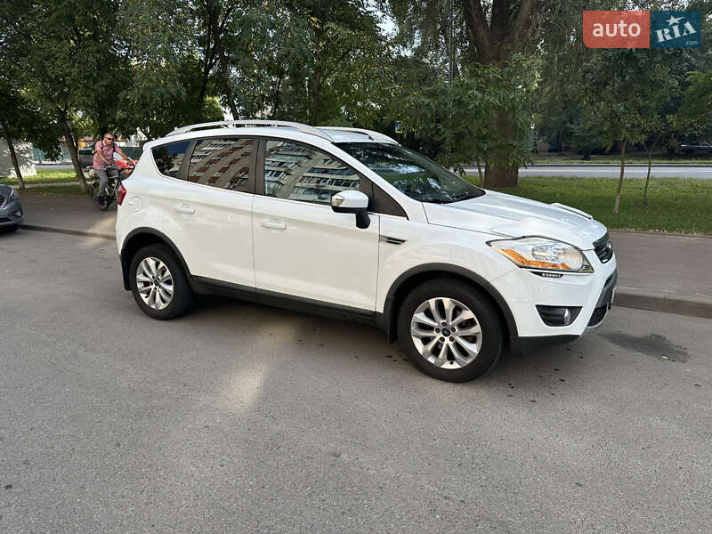 Внедорожник / Кроссовер Ford Kuga 2010 в Львове