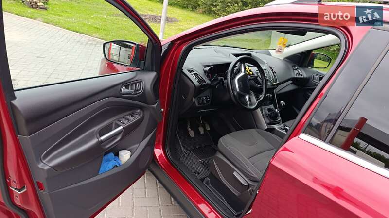 Внедорожник / Кроссовер Ford Kuga 2015 в Нововолынске фото 20 Внедорожник / Кроссовер Ford Kuga 2015 в Нововолынске