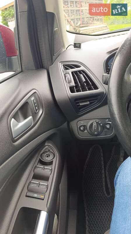 Внедорожник / Кроссовер Ford Kuga 2015 в Нововолынске фото 29 Внедорожник / Кроссовер Ford Kuga 2015 в Нововолынске