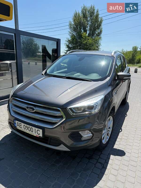 Внедорожник / Кроссовер Ford Kuga 2019 в 