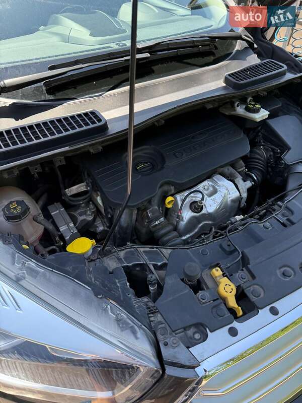 Позашляховик / Кросовер Ford Kuga 2019 в Дніпрі