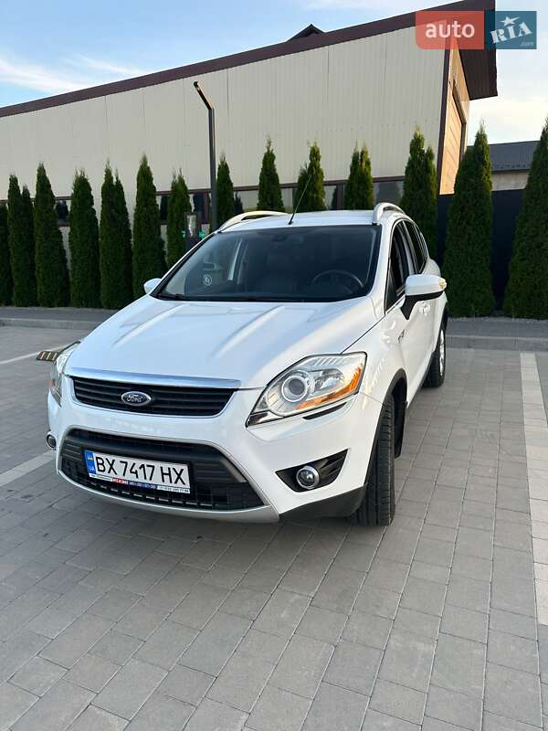 Внедорожник / Кроссовер Ford Kuga 2010 в Каменец-Подольском