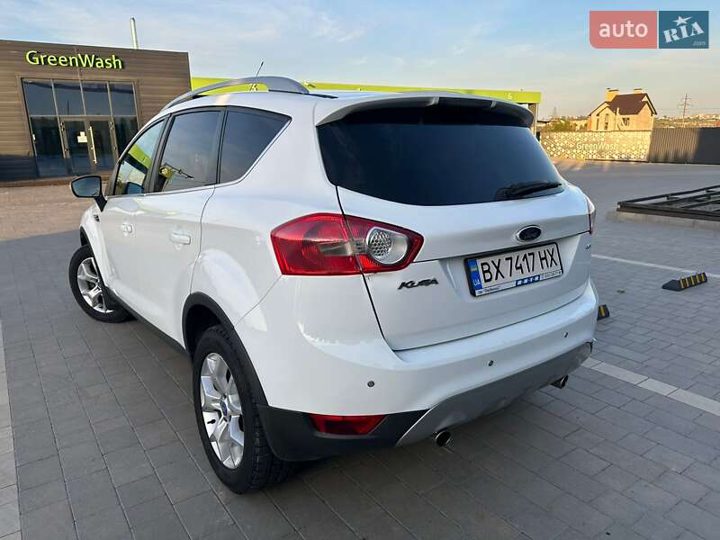 Внедорожник / Кроссовер Ford Kuga 2010 в Каменец-Подольском