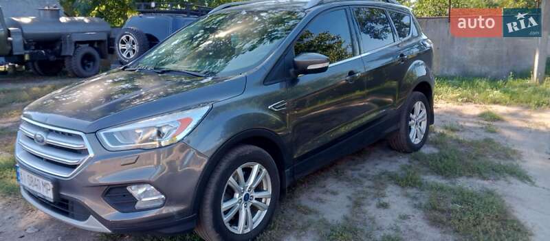 Внедорожник / Кроссовер Ford Kuga 2017 в Переяславе