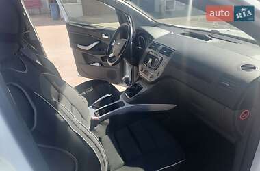 Внедорожник / Кроссовер Ford Kuga 2012 в 