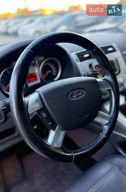 Внедорожник / Кроссовер Ford Kuga 2011 в 