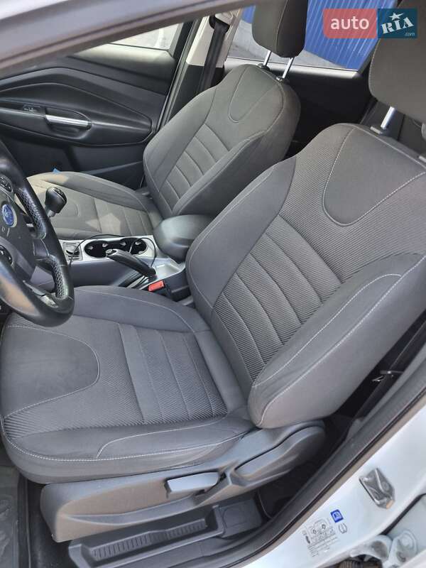 Внедорожник / Кроссовер Ford Kuga 2016 в Киеве