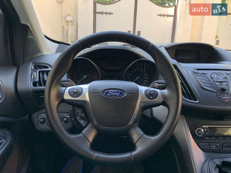 Внедорожник / Кроссовер Ford Kuga 2013 в Николаеве