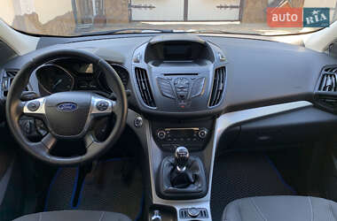 Внедорожник / Кроссовер Ford Kuga 2013 в 