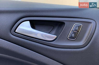 Внедорожник / Кроссовер Ford Kuga 2013 в 