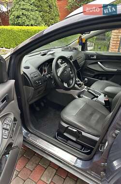 Внедорожник / Кроссовер Ford Kuga 2011 в 