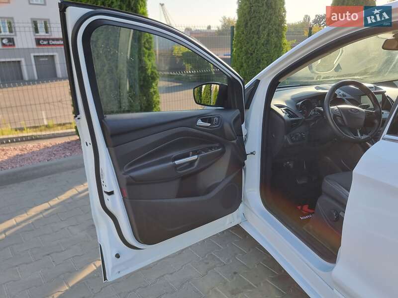 Внедорожник / Кроссовер Ford Kuga 2017 в Виннице фото 49 Внедорожник / Кроссовер Ford Kuga 2017 в Виннице