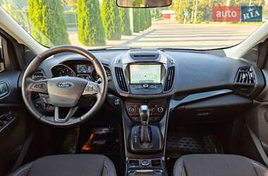 Внедорожник / Кроссовер Ford Kuga 2017 в 