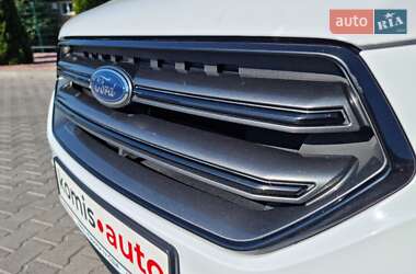 Внедорожник / Кроссовер Ford Kuga 2017 в 