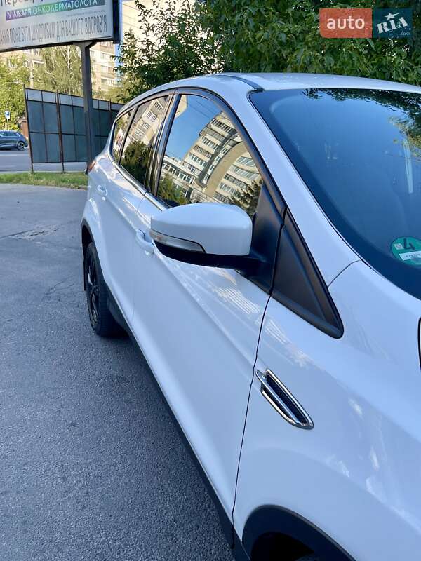 Внедорожник / Кроссовер Ford Kuga 2016 в Тернополе