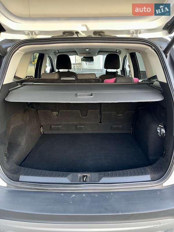 Внедорожник / Кроссовер Ford Kuga 2016 в Тернополе