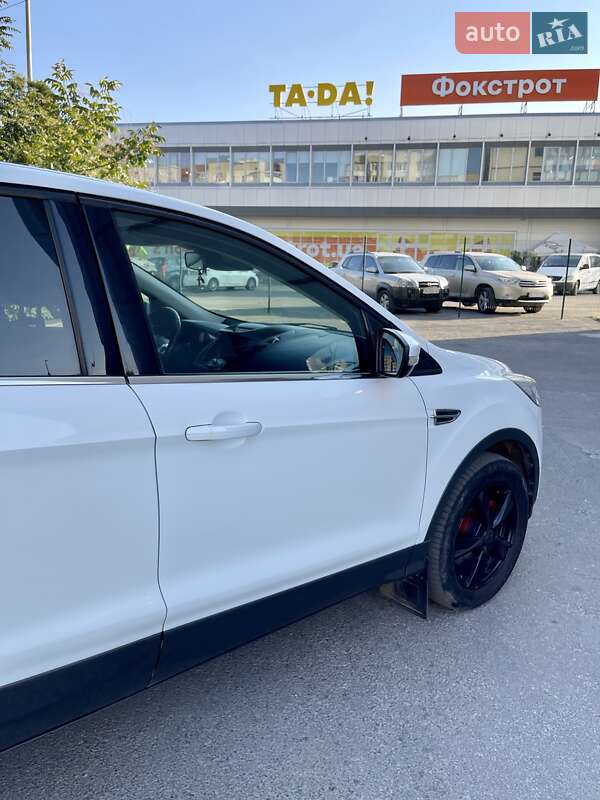 Внедорожник / Кроссовер Ford Kuga 2016 в Тернополе