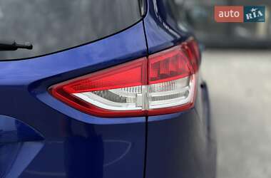 Внедорожник / Кроссовер Ford Kuga 2013 в 