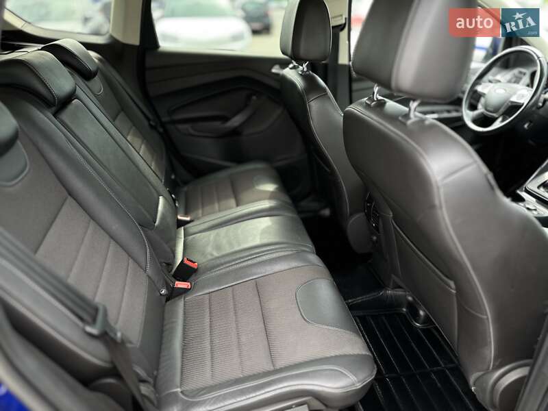 Позашляховик / Кросовер Ford Kuga 2013 в Чернівцях