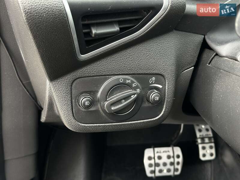 Позашляховик / Кросовер Ford Kuga 2013 в Чернівцях