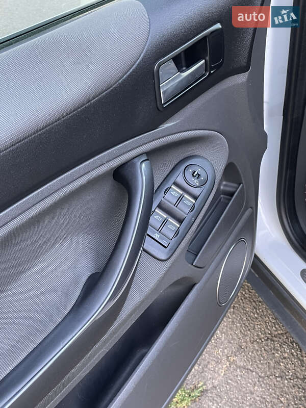 Внедорожник / Кроссовер Ford Kuga 2011 в Киеве