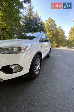 Внедорожник / Кроссовер Ford Kuga 2017 в 