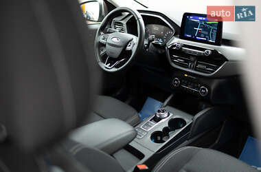Внедорожник / Кроссовер Ford Kuga 2020 в 