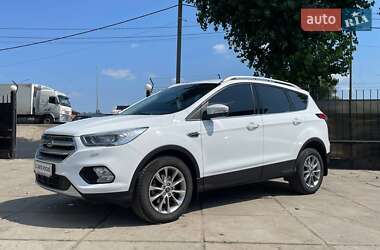 Внедорожник / Кроссовер Ford Kuga 2019 в 