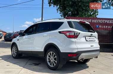 Внедорожник / Кроссовер Ford Kuga 2019 в 