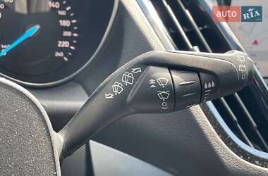 Внедорожник / Кроссовер Ford Kuga 2019 в 