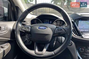 Внедорожник / Кроссовер Ford Kuga 2019 в 