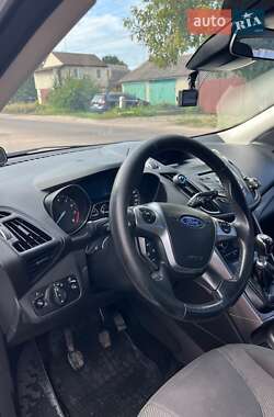 Внедорожник / Кроссовер Ford Kuga 2016 в 