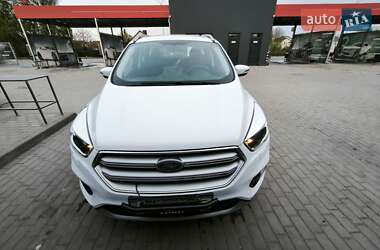 Внедорожник / Кроссовер Ford Kuga 2017 в 