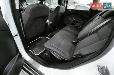 Внедорожник / Кроссовер Ford Kuga 2017 в 
